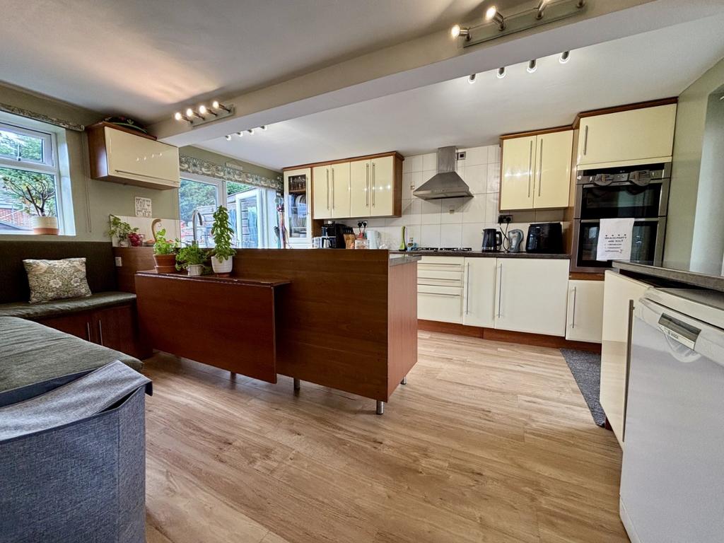 Kitchen / Breakfast