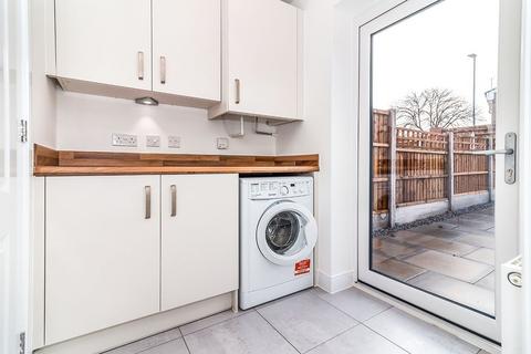 2 bedroom terraced house to rent, Berkshire Road, Greater Manchester M40