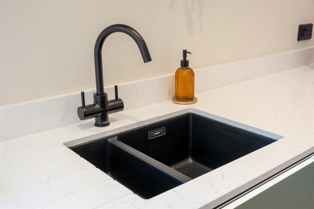 Parry Willow Herb Pengover-41.jpg