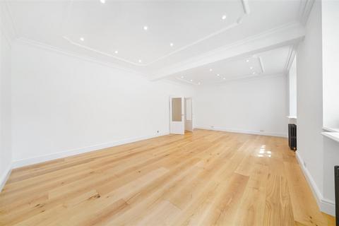 4 bedroom apartment for sale, Alvanley Court, Finchley Road, NW3