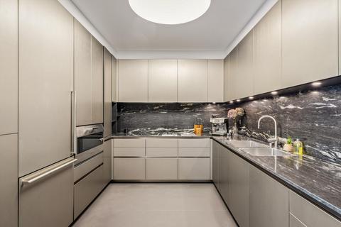 5 bedroom flat to rent, Wellington Court, Knightsbridge, London, SW1X