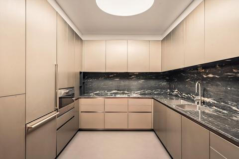 5 bedroom flat to rent, Wellington Court, Knightsbridge, London, SW1X