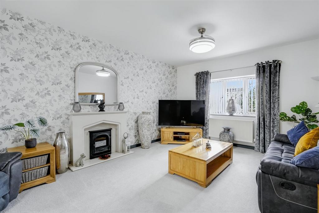 Lounge/Sitting Room