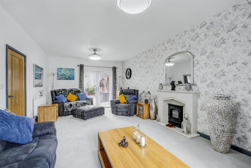 Lounge/Sitting Room