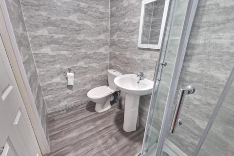 4 bedroom house share for sale, Old Durham Road, Gateshead NE9