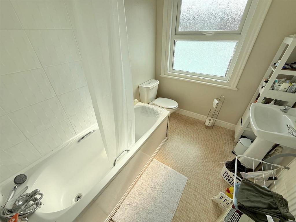 Bathroom.jpg