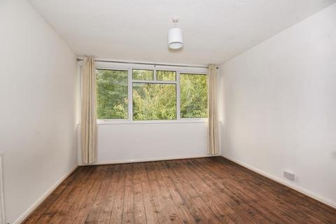 3 bedroom townhouse to rent, Mill Close,  Wokingham,  RG41