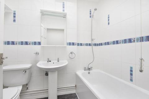3 bedroom townhouse to rent, Mill Close,  Wokingham,  RG41