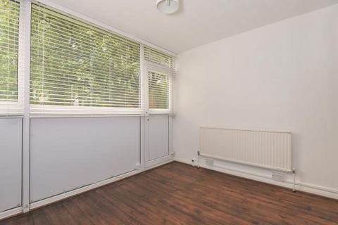 3 bedroom townhouse to rent, Mill Close,  Wokingham,  RG41
