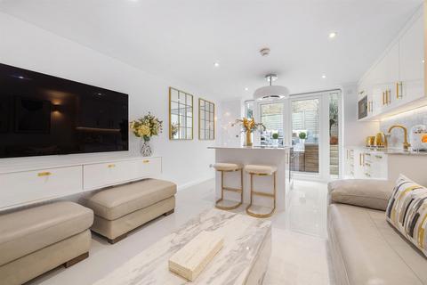 Ashurst Gardens, SW2
