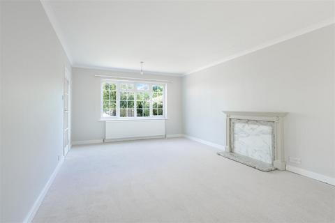 2 Anderson Close, Epsom, KT19 8LY