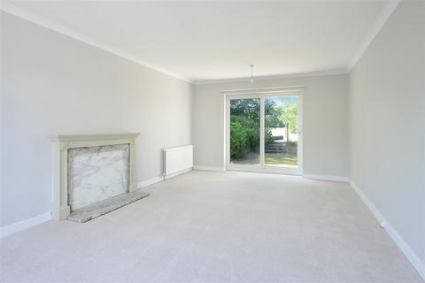 2 Anderson Close, Epsom, KT19 8LY
