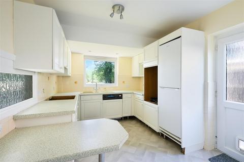 2 Anderson Close, Epsom, KT19 8LY