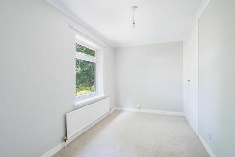 2 Anderson Close, Epsom, KT19 8LY