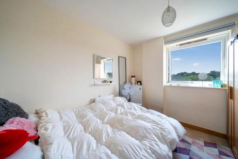 2 bedroom flat for sale, Caelum Drive, Colchester, CO2
