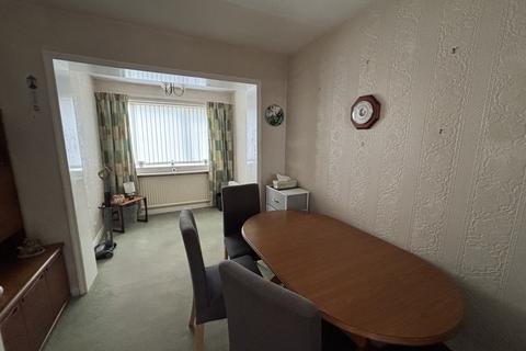 3 bedroom detached house for sale, Grasleigh Avenue, Allerton BD15