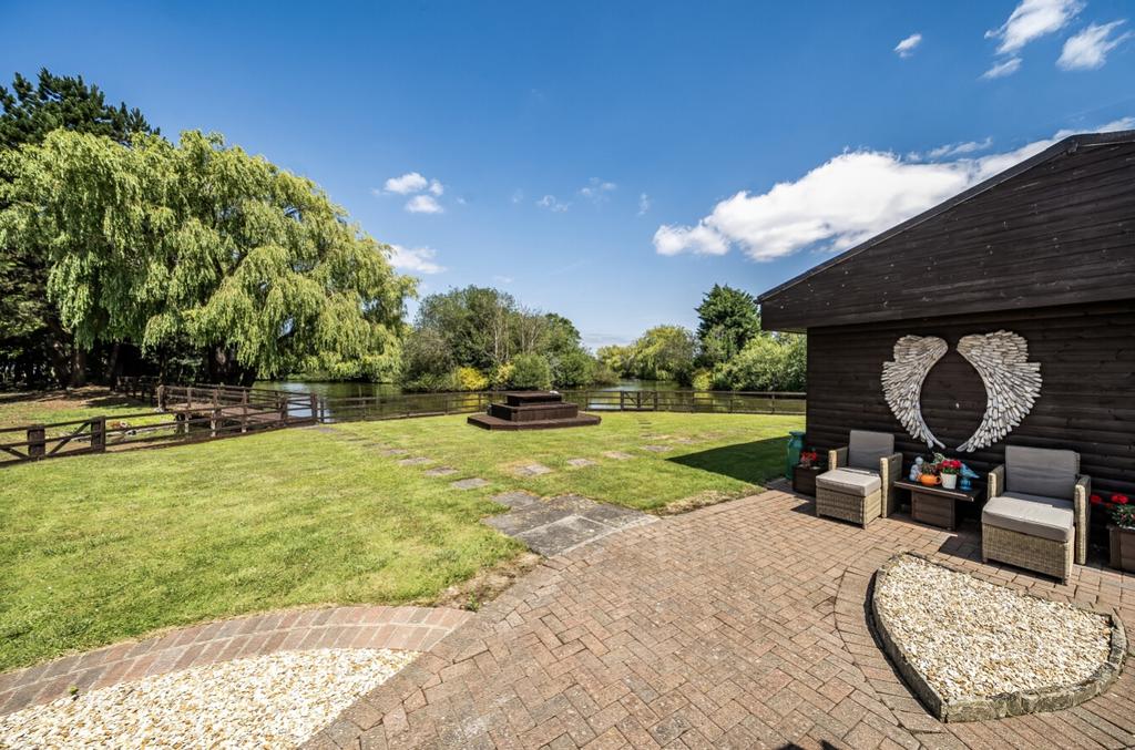 1318216-5-686d3f08a0fc2