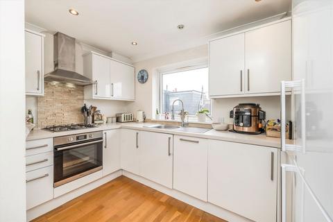 3 bedroom flat for sale, Harewood Road, London SW19