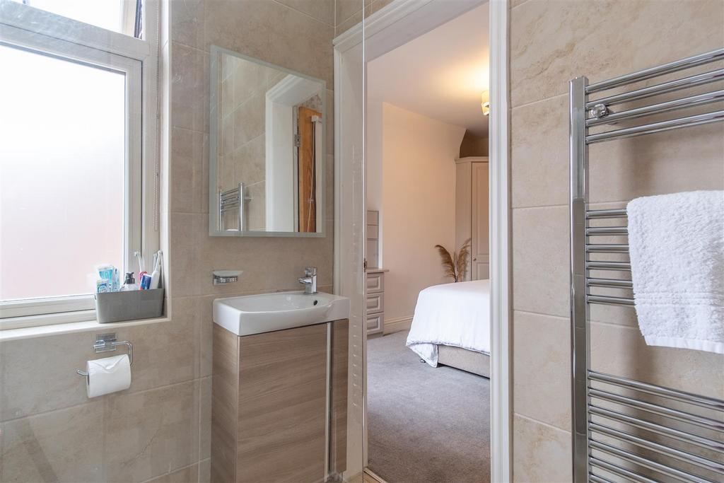 Master Ensuite