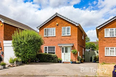 Yew Tree Avenue, Lichfield, WS14