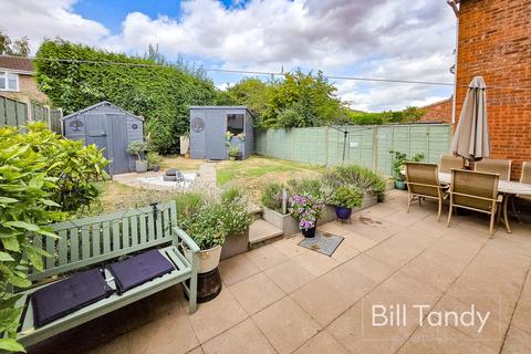 3 bedroom detached house for sale, Yew Tree Avenue, Lichfield, WS14