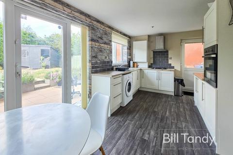 3 bedroom detached house for sale, Yew Tree Avenue, Lichfield, WS14