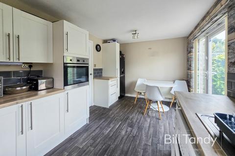 3 bedroom detached house for sale, Yew Tree Avenue, Lichfield, WS14