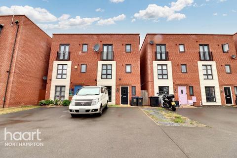 5 bedroom semi-detached house for sale, Hever Close, Northampton