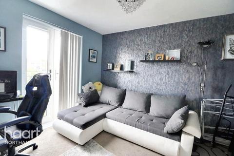 5 bedroom semi-detached house for sale, Hever Close, Northampton