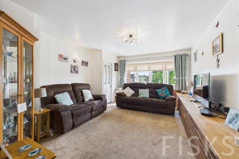 3 bedroom semi-detached house for sale, High Beeches, Benfleet, SS7