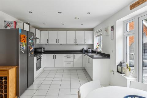 undefined, Unexpectedly Re-available due to broken chain | Cedar Avenue, Haywards Heath