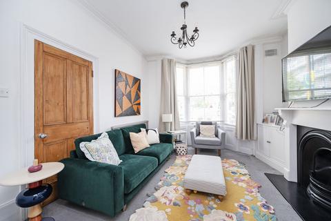 9 Bradstock Road, London, E9 5BH