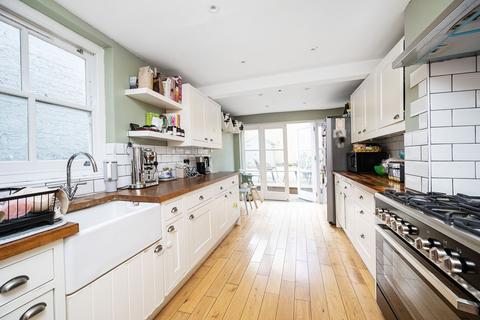 9 Bradstock Road, London, E9 5BH