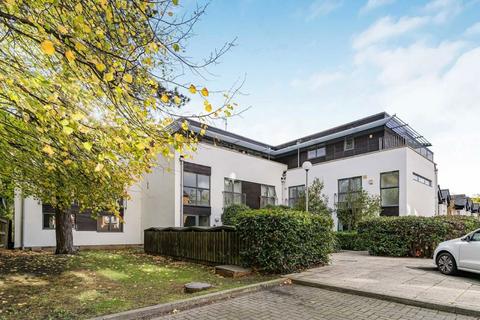 undefined, Albans Close, London SW16