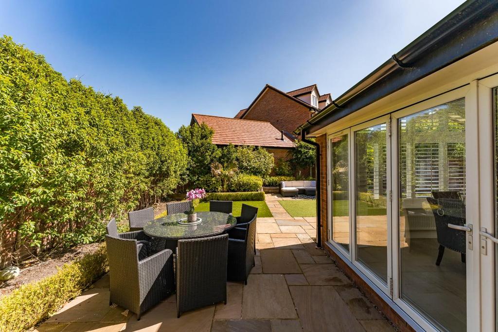 5 Bletchley Park Way, Wilmslow-6.jpg