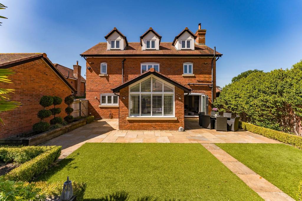 5 Bletchley Park Way, Wilmslow-7.jpg