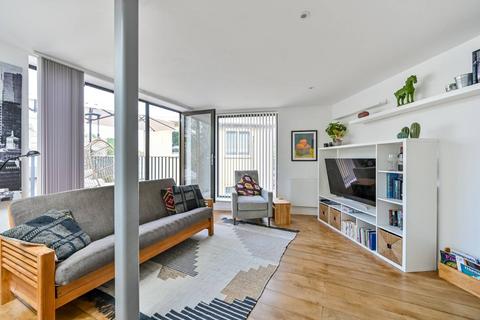 undefined, Vicarage Road, Hampton Wick, Kingston Upon Thames, KT1