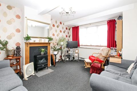 3 bedroom semi-detached house for sale, Windermere Avenue, Havering RM12