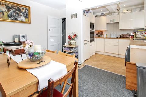3 bedroom semi-detached house for sale, Windermere Avenue, Havering RM12
