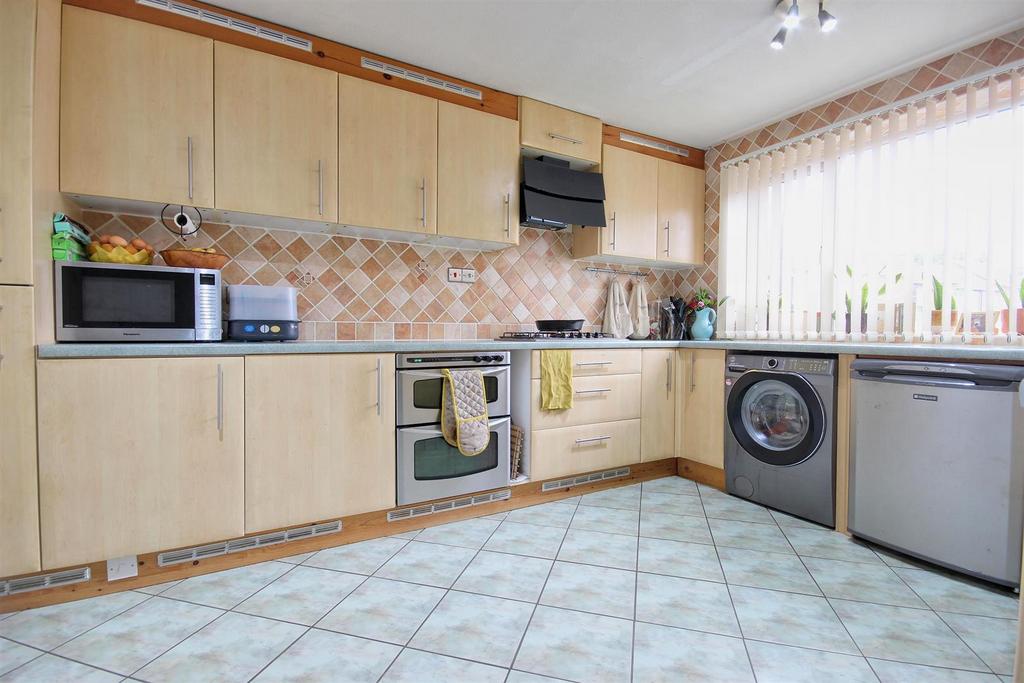 Dining kitchen