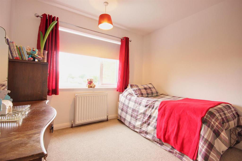 Bedroom 2 (rear)