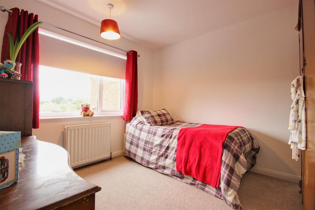 Bedroom 2 (rear)