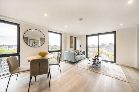 2 bedroom flat for sale, Plough Road, Battersea SW11