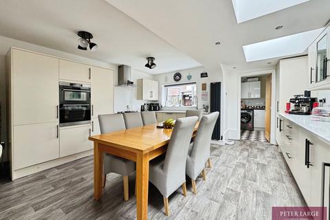 55 Foryd Road, Kinmel Bay, Rhyl, LL18 5BB