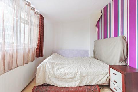 3 bedroom maisonette for sale, Hurstwood Court, Woodhouse Road