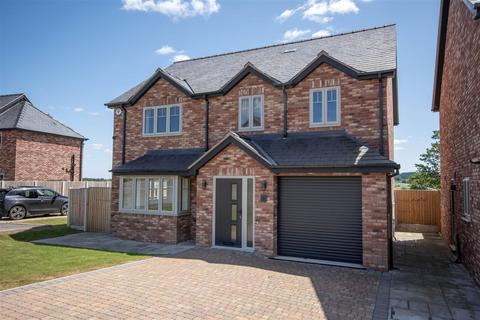 4 bedroom detached house for sale, Breidden View, Llansantffraid-Ym-Mechain