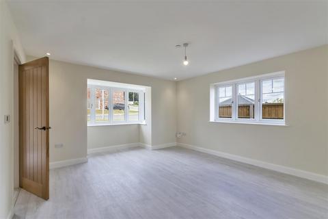 4 bedroom detached house for sale, Breidden View, Llansantffraid-Ym-Mechain