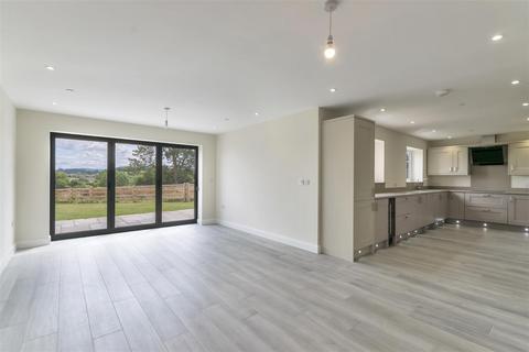 4 bedroom detached house for sale, Breidden View, Llansantffraid-Ym-Mechain
