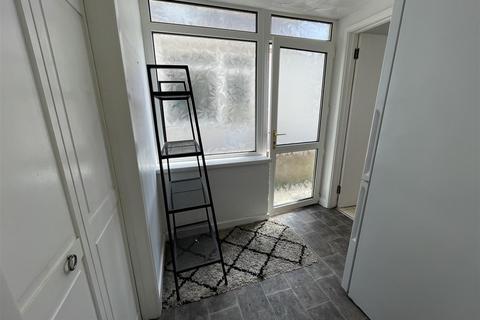 26 Brynyfelin, Llanelli, SA14 8HS
