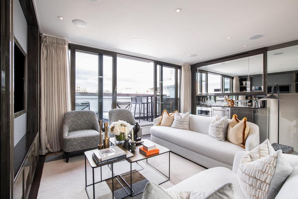 Penthouse East 140422 6.jpg